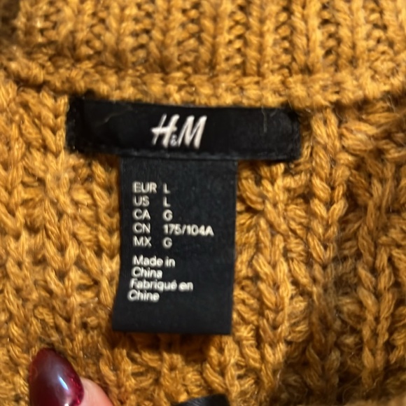 H&M size large roomie knit chunky sweater woman’s in gold mustard preloved - Picture 2 of 5